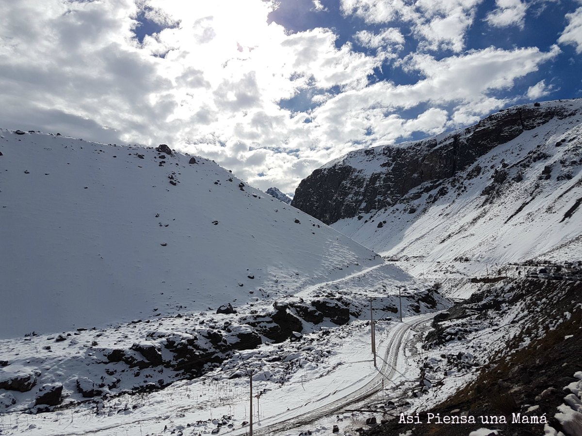 Camino-embalse-nieve