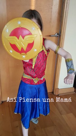 wonder-woman-disfraces-simon